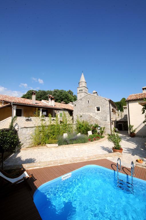 Holiday Homes Poli Svetega Antona Gračišće Exterior foto