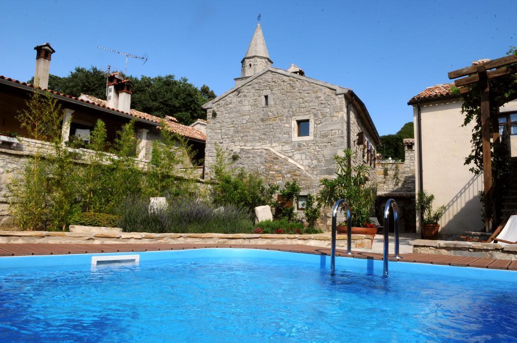 Holiday Homes Poli Svetega Antona Gračišće Cameră foto